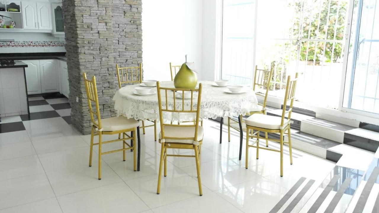 In Guest - C1-l Near The Sea With Pool Air Conditioning And Wifi *