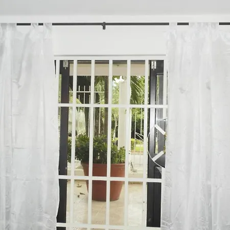 In Guest - C1-l Near The Sea With Pool Air Conditioning And Wifi